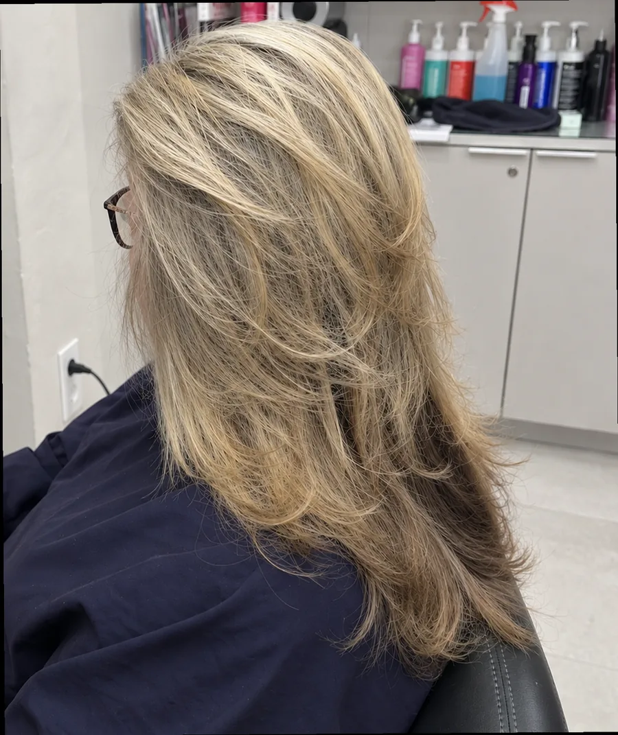 Cabello rubio antes del servicio